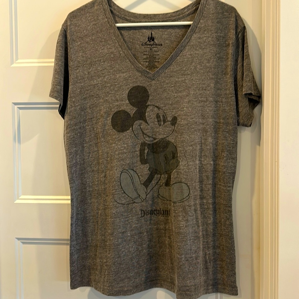 Disneyland authentic t shirt grey Mickey short sleeve XL